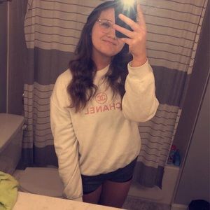 Meet your Posher, Chloe